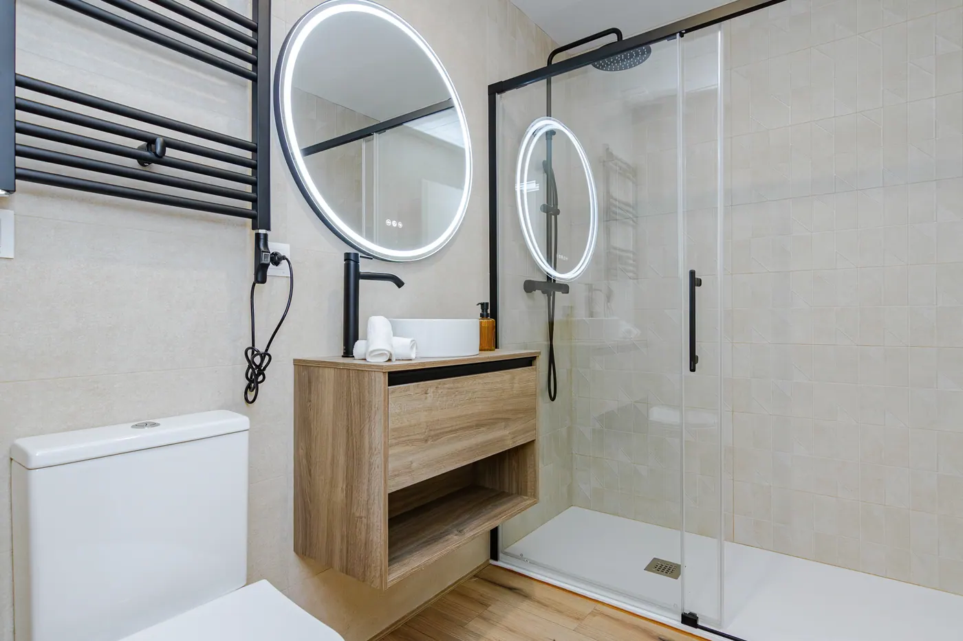 Detalle de materiales del baño de Montera 11.